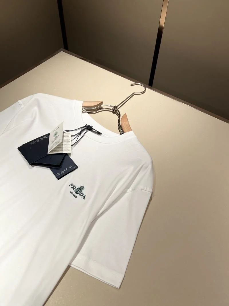 Prada T-Shirts Breathable 167891