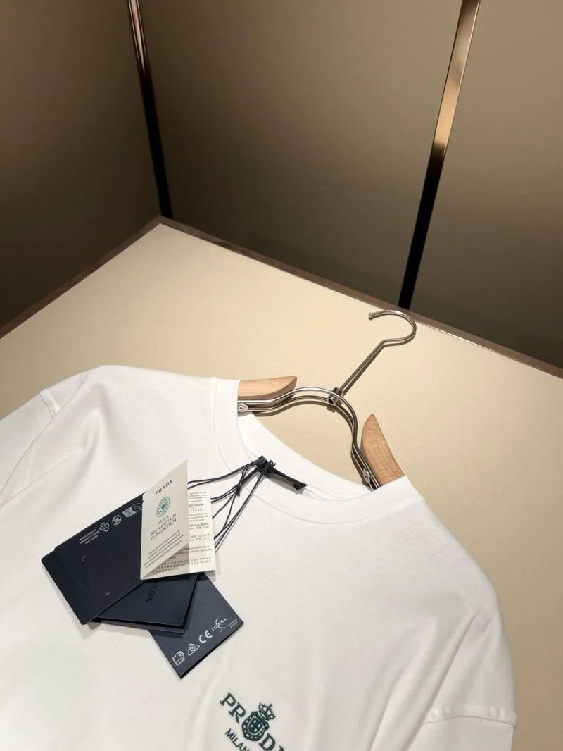 Prada T-Shirts Breathable 167891