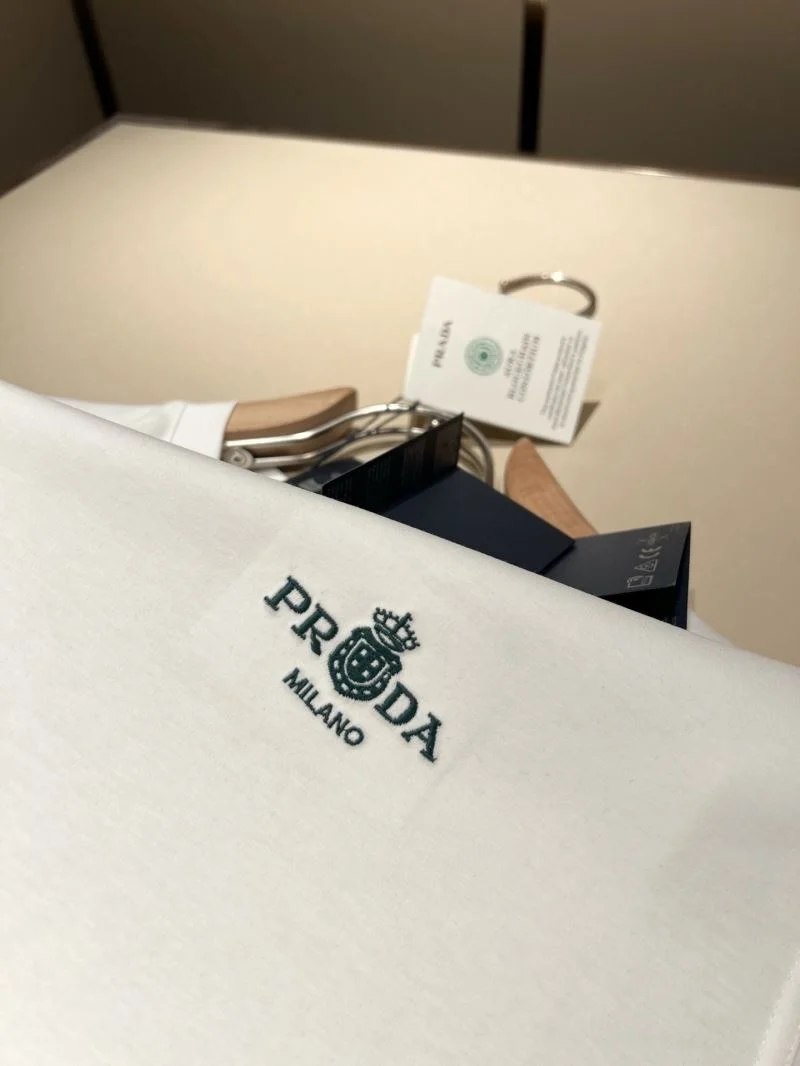 Prada T-Shirts Breathable 167891