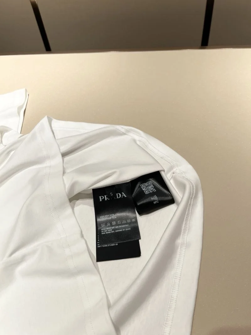 Prada T-Shirts Breathable 167891
