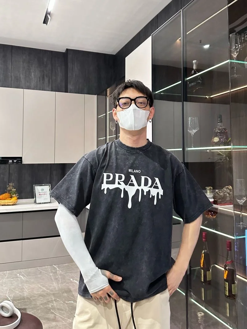 Prada T-Shirts Original 167908