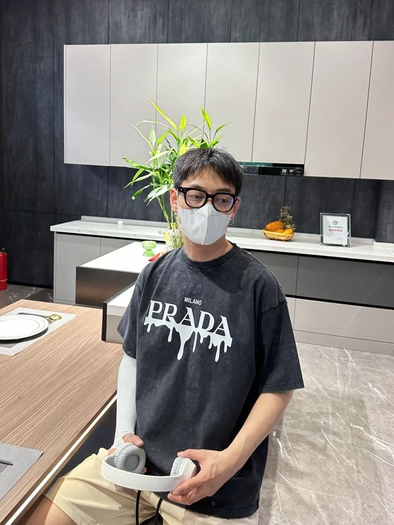 Prada T-Shirts Original 167908
