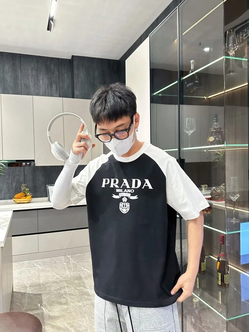 Prada T-Shirts Breathable 167867