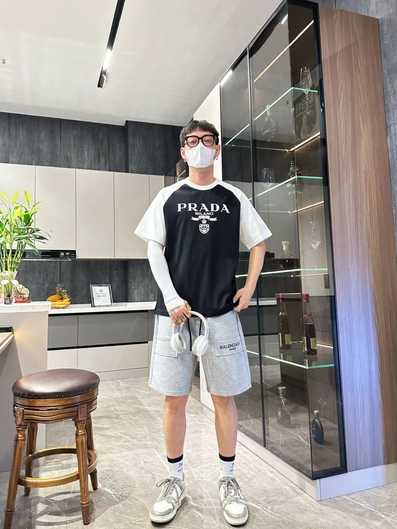 Prada T-Shirts Breathable 167867