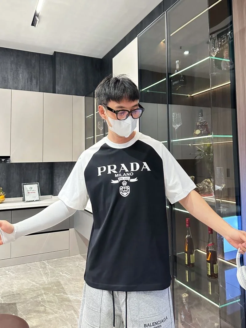 Prada T-Shirts Breathable 167867