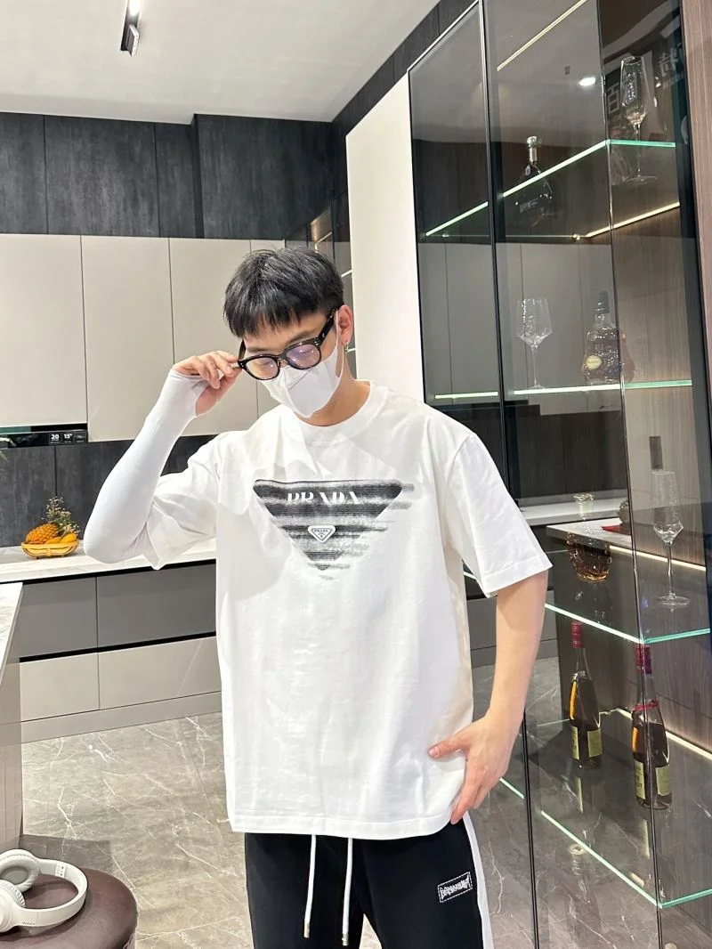 Prada T-Shirts Breathable 167866