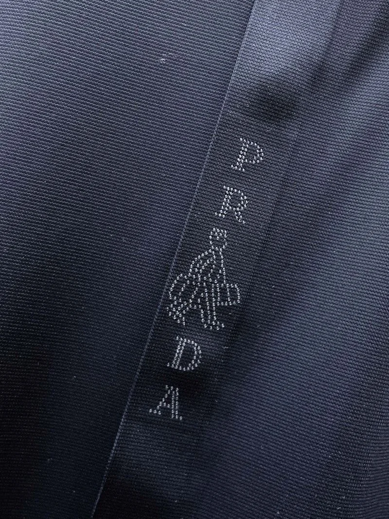 Prada T-Shirts Unisex 167836
