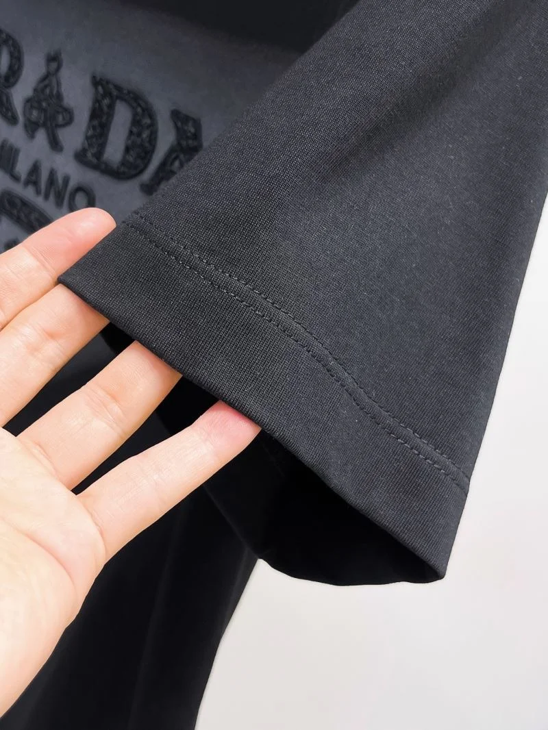 Prada T-Shirts Breathable 167826