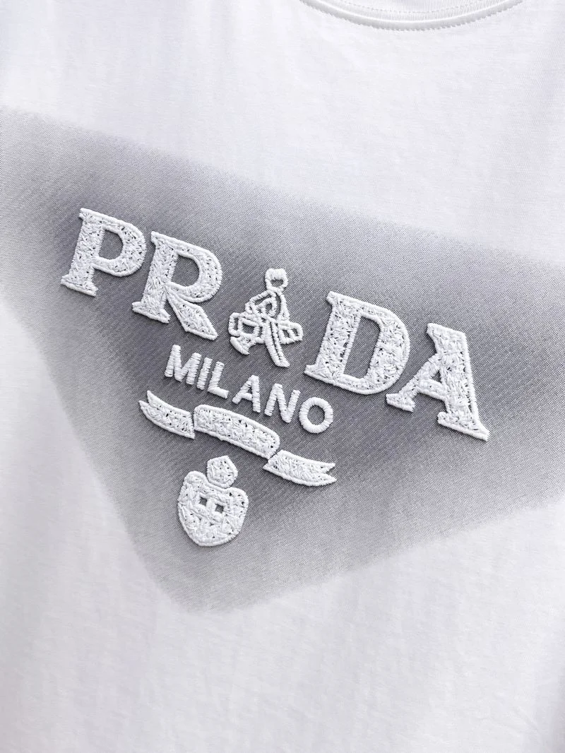 Prada T-Shirts Durable 167825