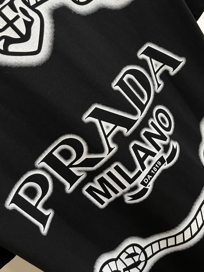 Prada T-Shirts Breathable 167820