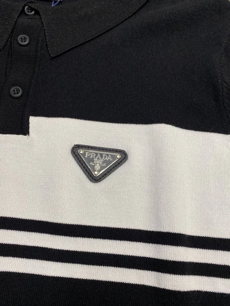 Versatile Prada T-Shirts 167811
