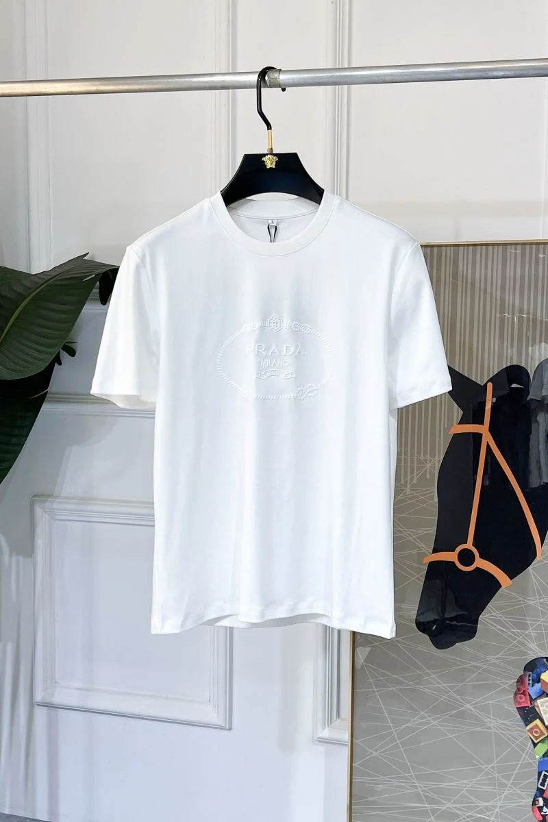 Prada T-Shirts Sleek 167850