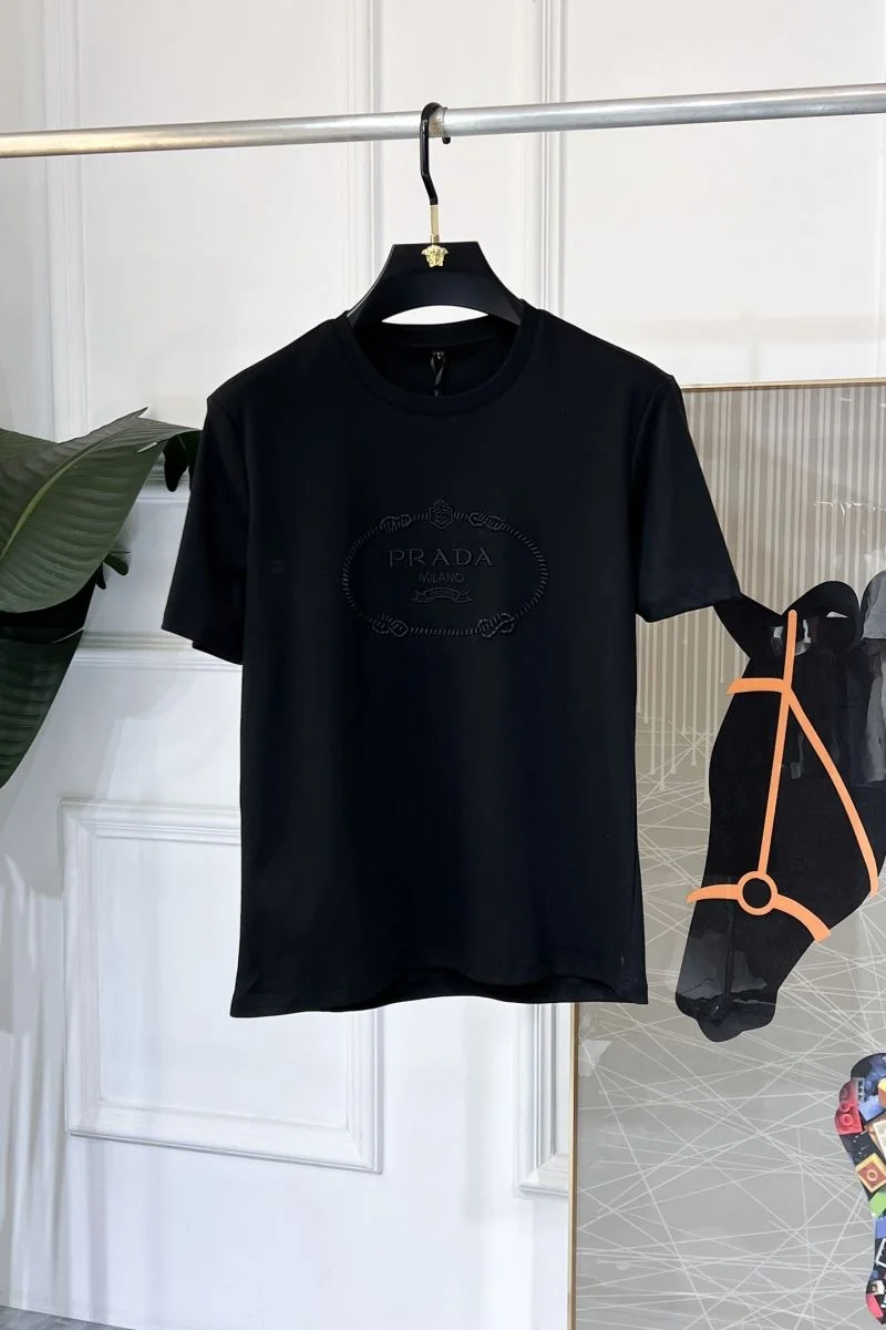 Prada T-Shirts Sleek 167850