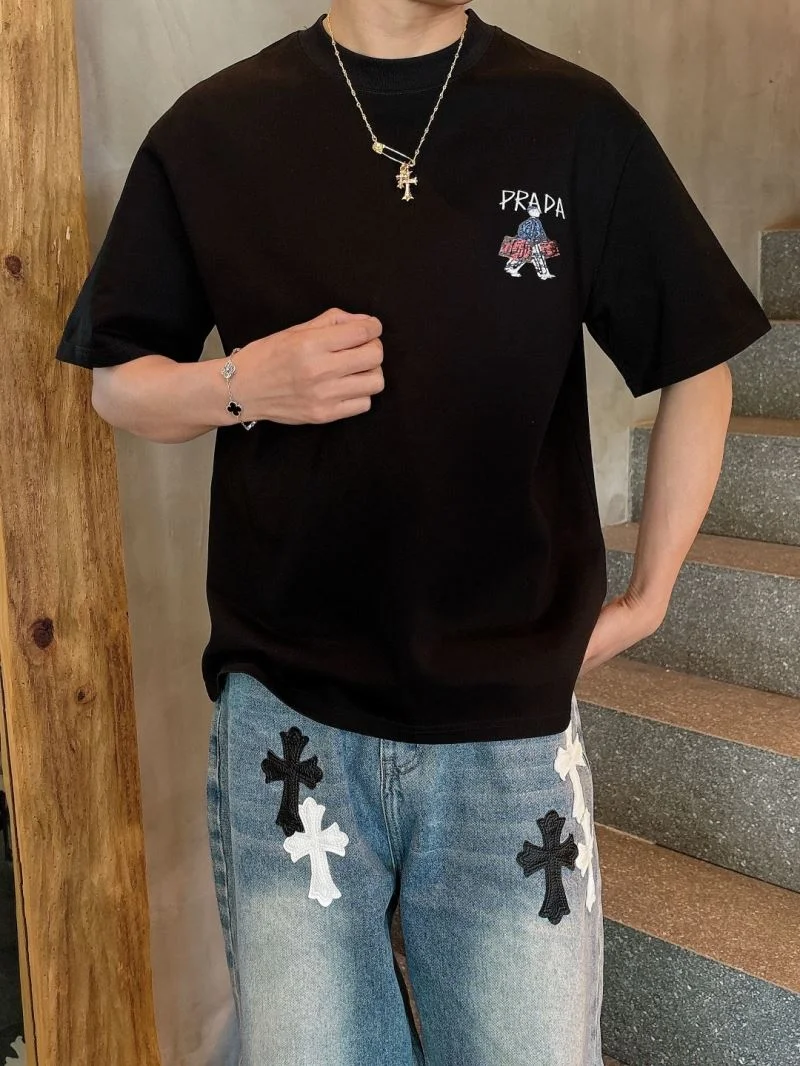 Versatile Prada T-Shirts 167802