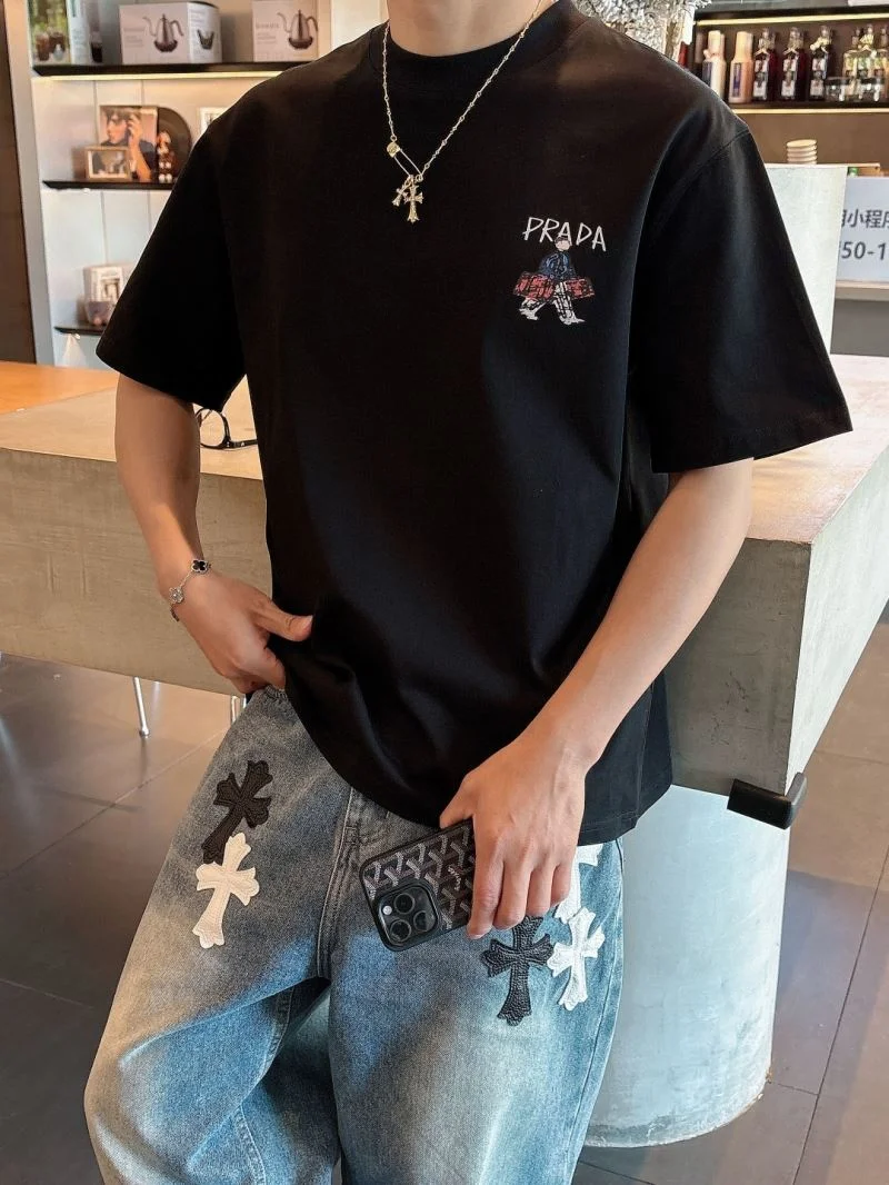 Versatile Prada T-Shirts 167802