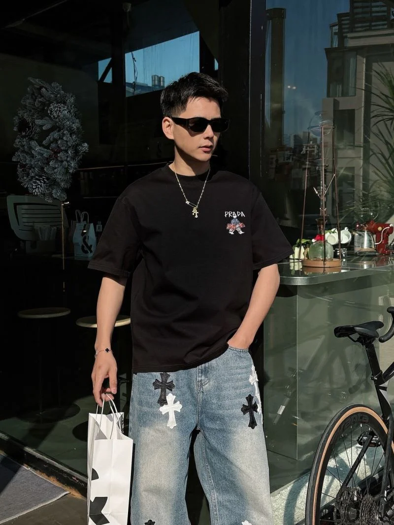 Versatile Prada T-Shirts 167802
