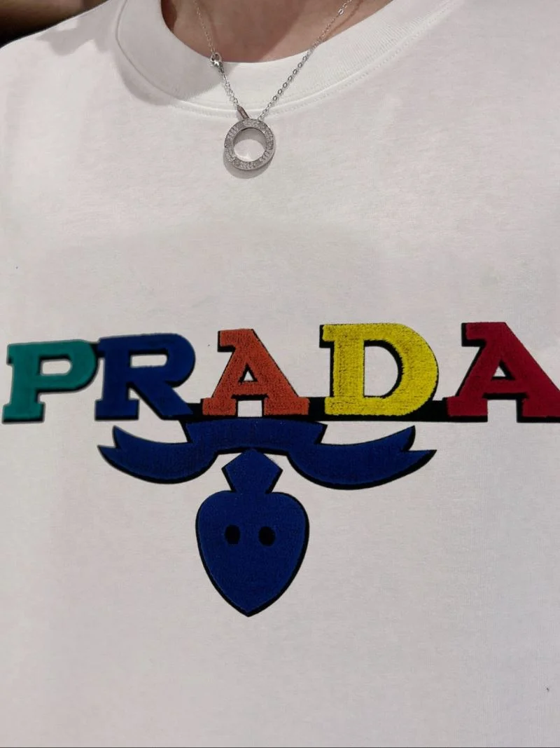 Prada T-Shirts Sleek 167800