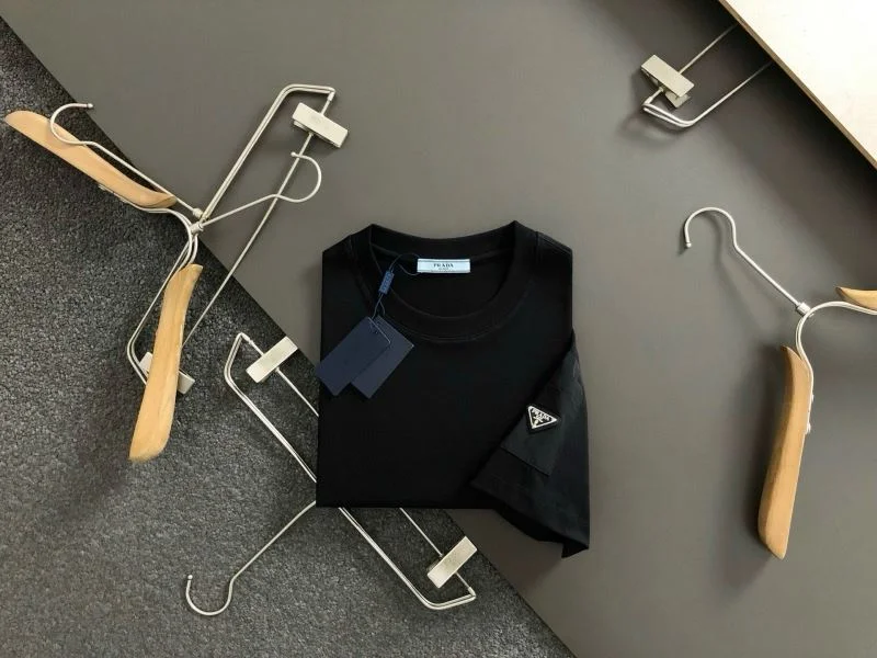 Timeless Prada T-Shirts 167782