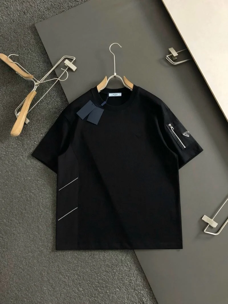 Timeless Prada T-Shirts 167782