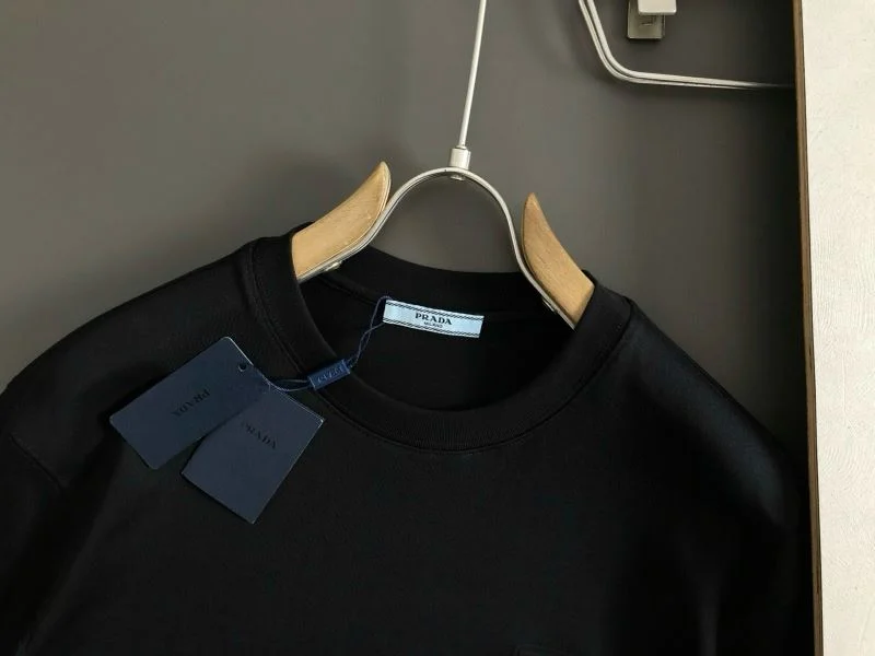 Timeless Prada T-Shirts 167782