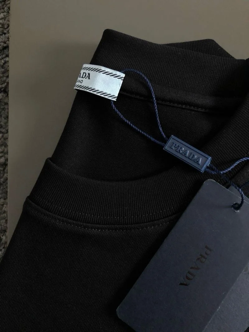 Timeless Prada T-Shirts 167782