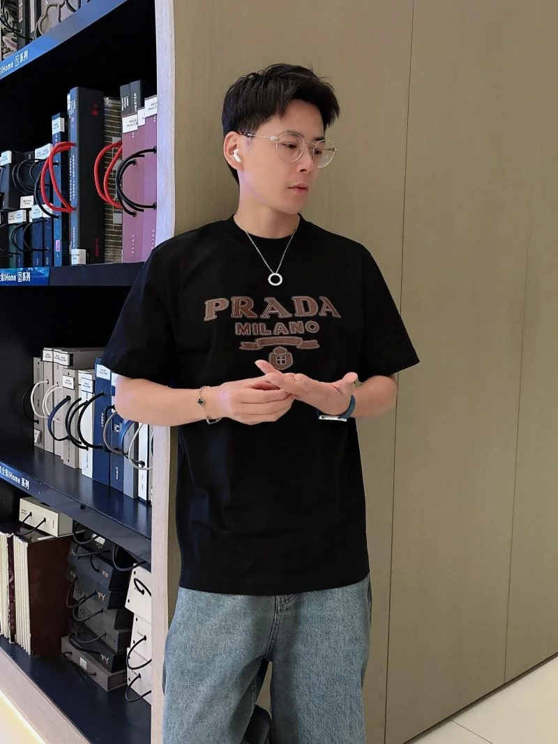 ComfortFit Prada T-Shirts 167776