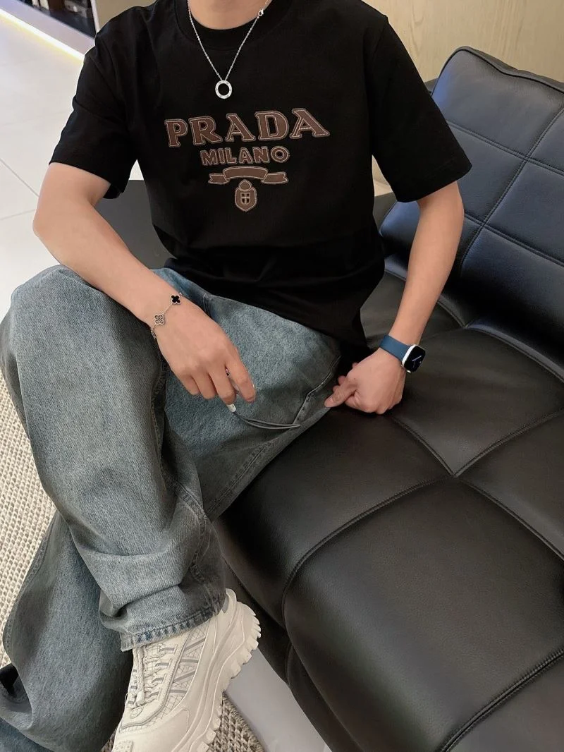 ComfortFit Prada T-Shirts 167776
