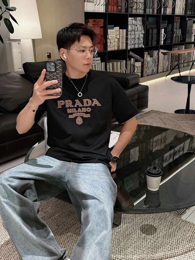 ComfortFit Prada T-Shirts 167776