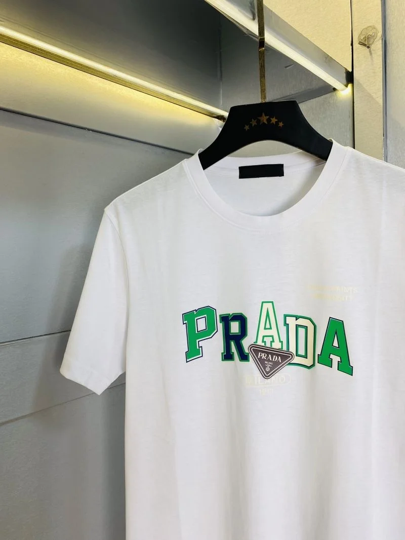Prada T-Shirts Elegant 167772