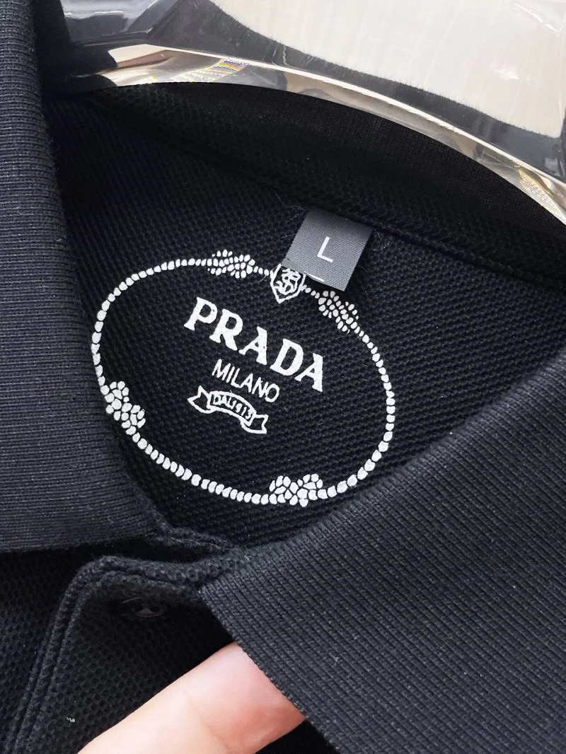Prada T-Shirts Neat 167766