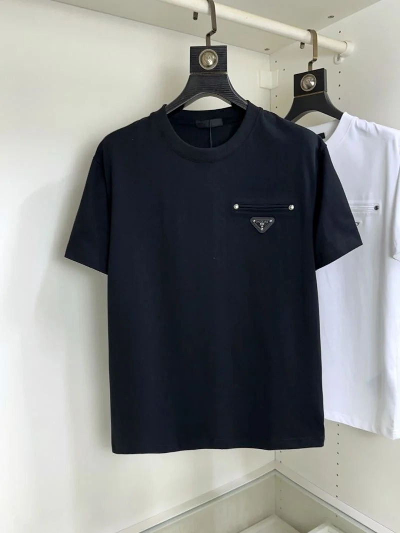 Elegant Prada T-Shirts 167757