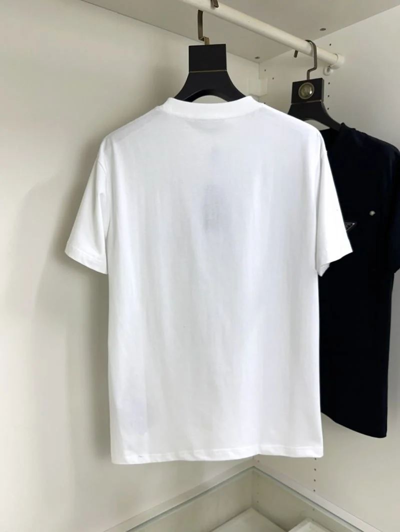 Elegant Prada T-Shirts 167757