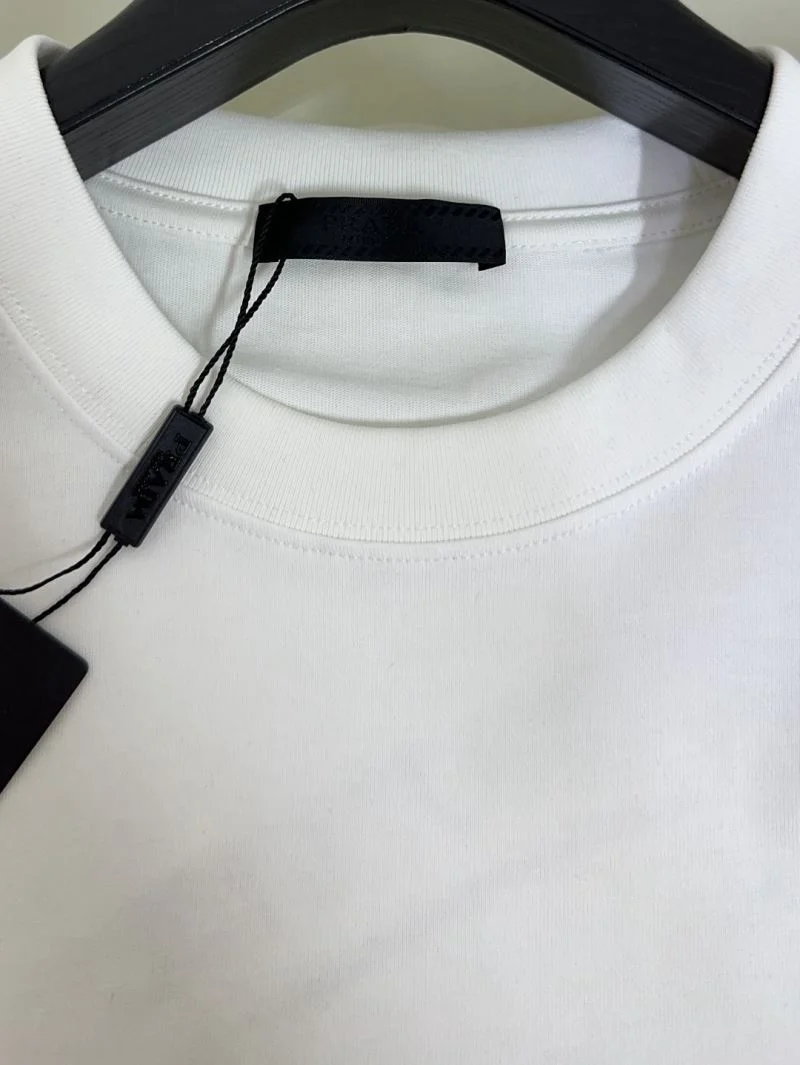 Chic Prada T-Shirts 167755