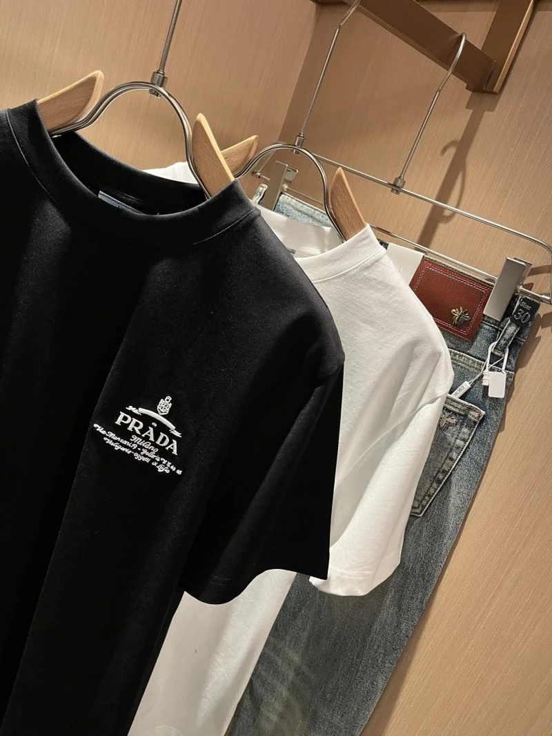 Youthful Prada T-Shirts 167748