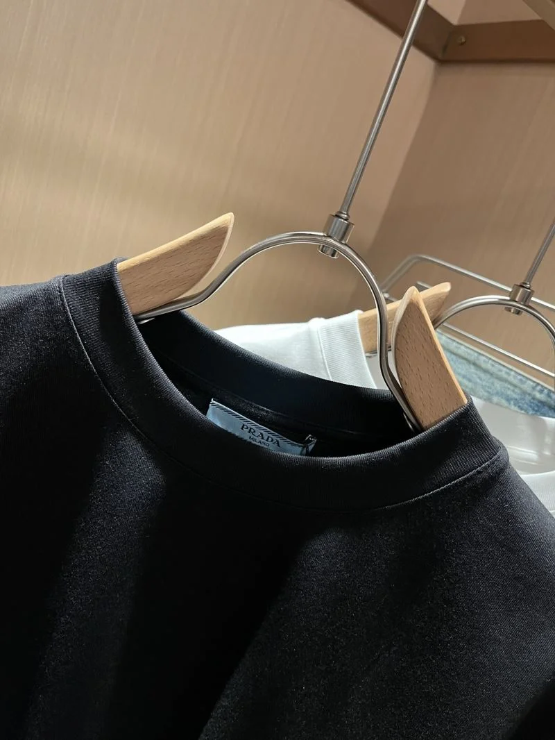 Youthful Prada T-Shirts 167748