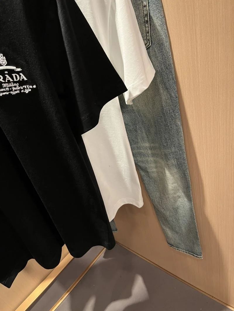 Youthful Prada T-Shirts 167748
