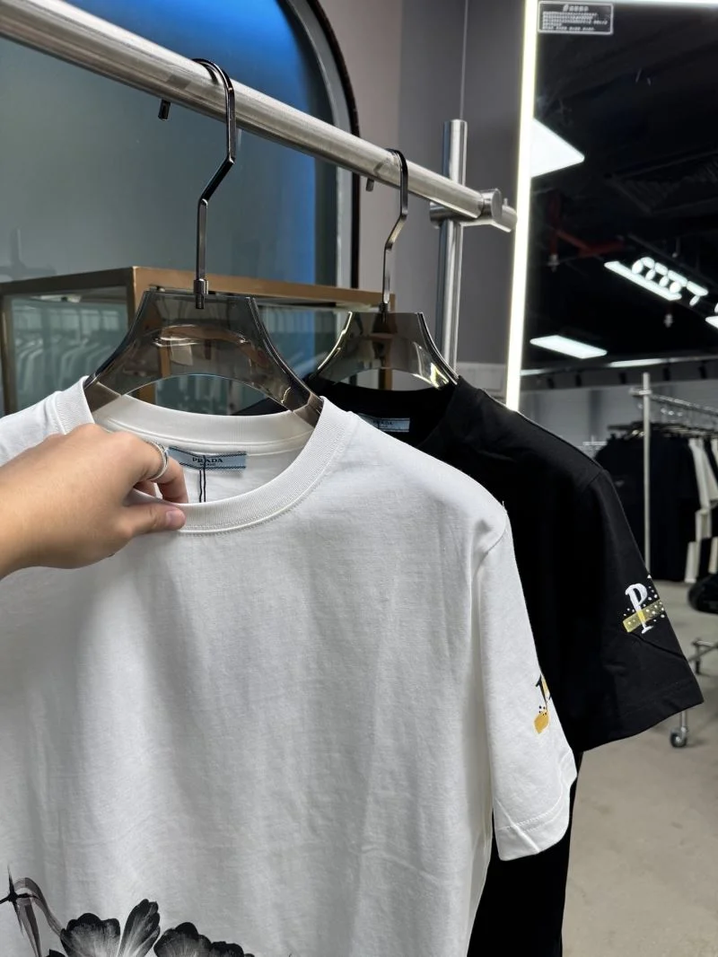 Prada T-Shirts UrbanStyle 167764