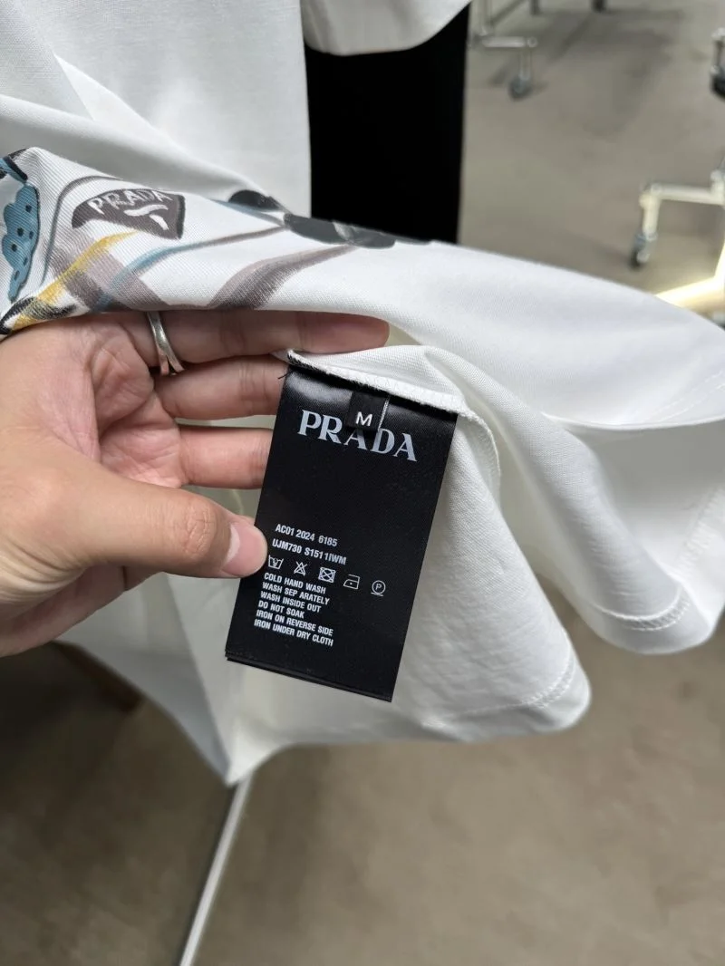 Prada T-Shirts UrbanStyle 167764