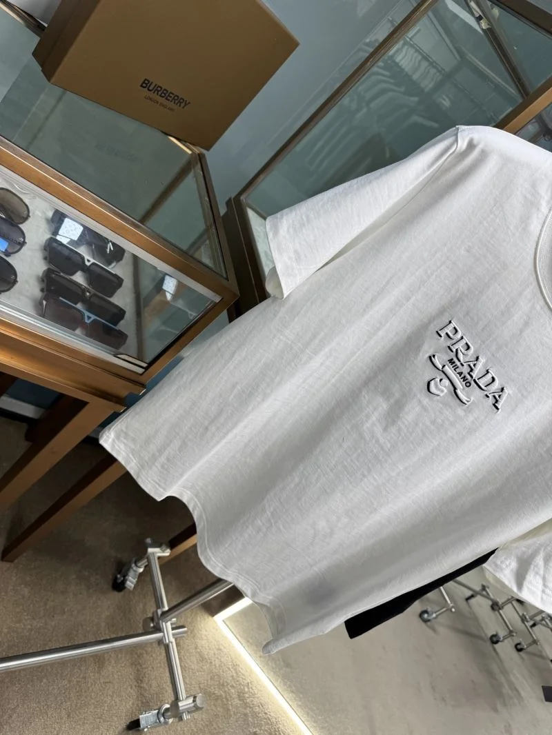 Elegant Prada T-Shirts 167724