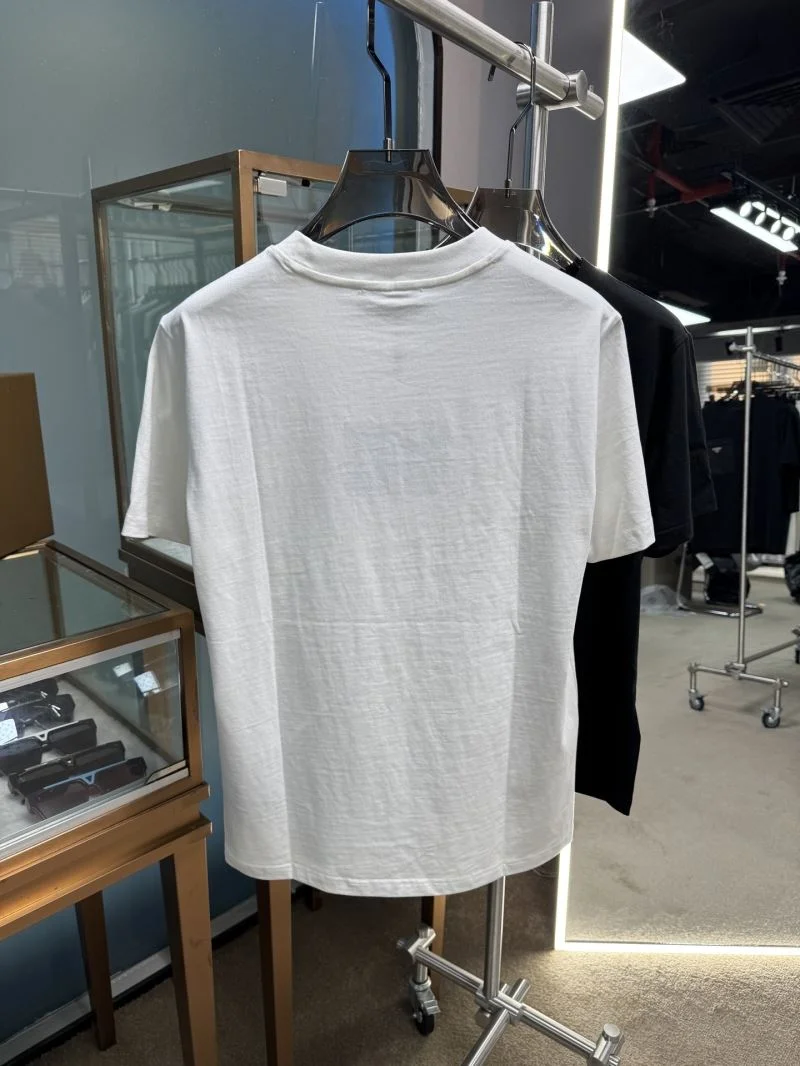 Elegant Prada T-Shirts 167724
