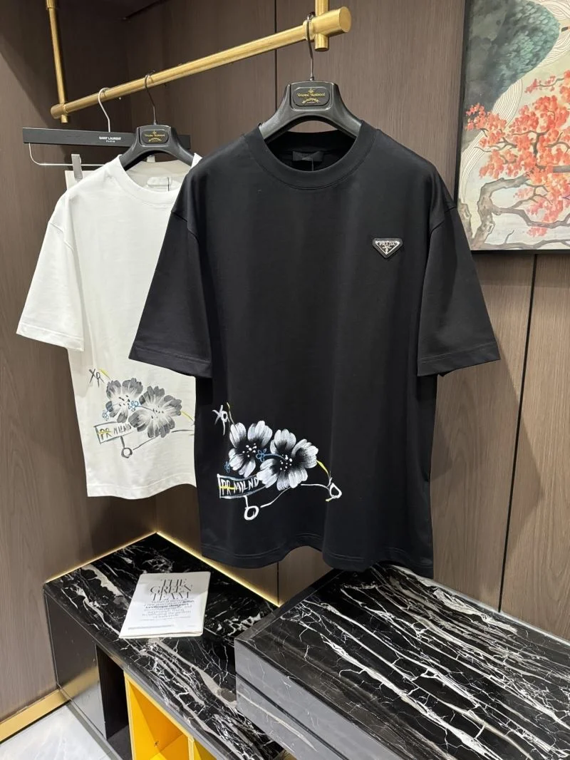 ModernLook Prada T-Shirts 167707