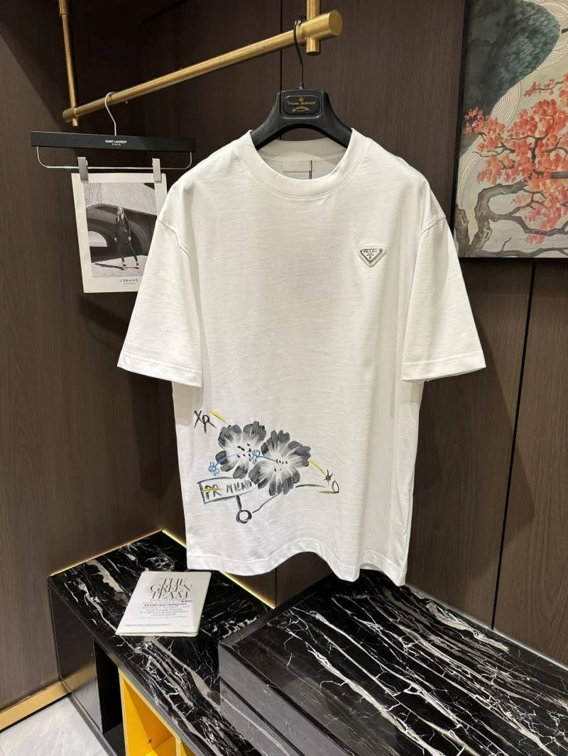 ModernLook Prada T-Shirts 167707