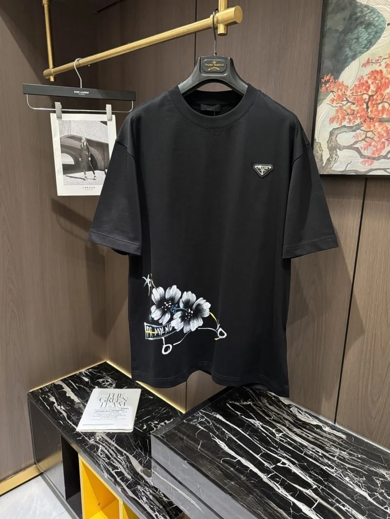 ModernLook Prada T-Shirts 167707