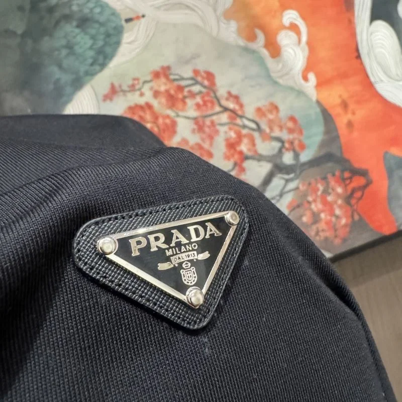 ModernLook Prada T-Shirts 167707