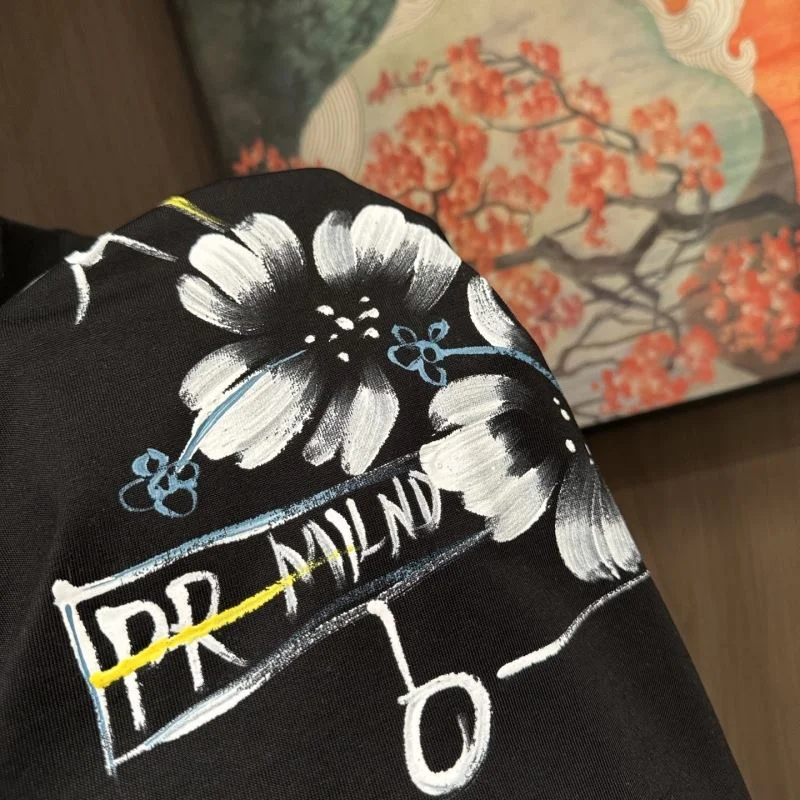 ModernLook Prada T-Shirts 167707