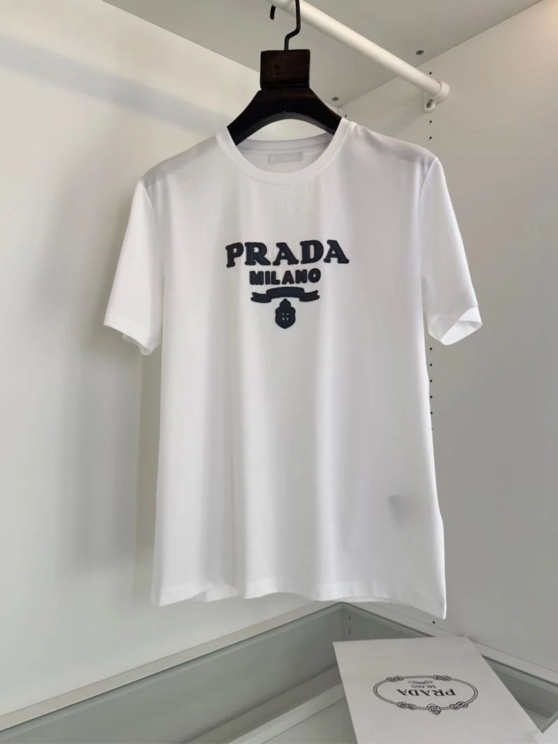 Prada T-Shirts Classic 167697
