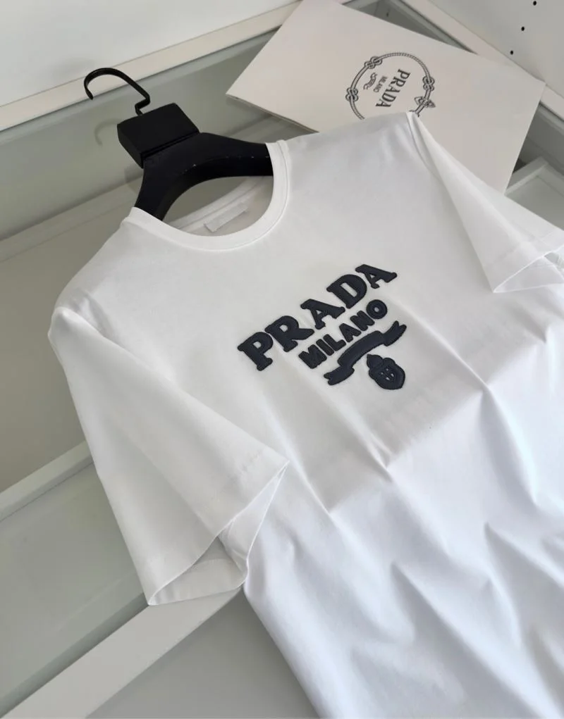 Prada T-Shirts Classic 167697