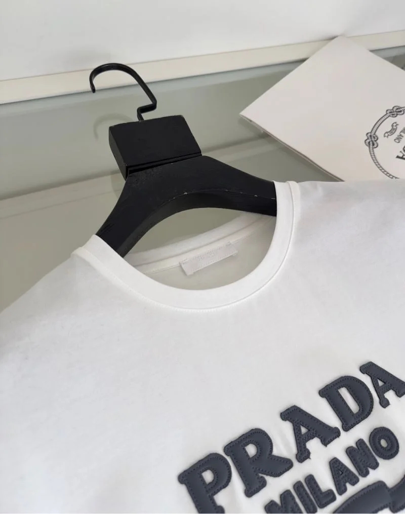 Prada T-Shirts Classic 167697
