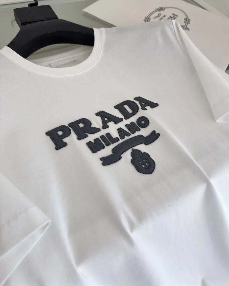 Prada T-Shirts Classic 167697