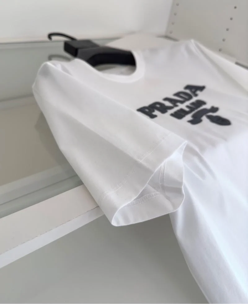 Prada T-Shirts Classic 167697